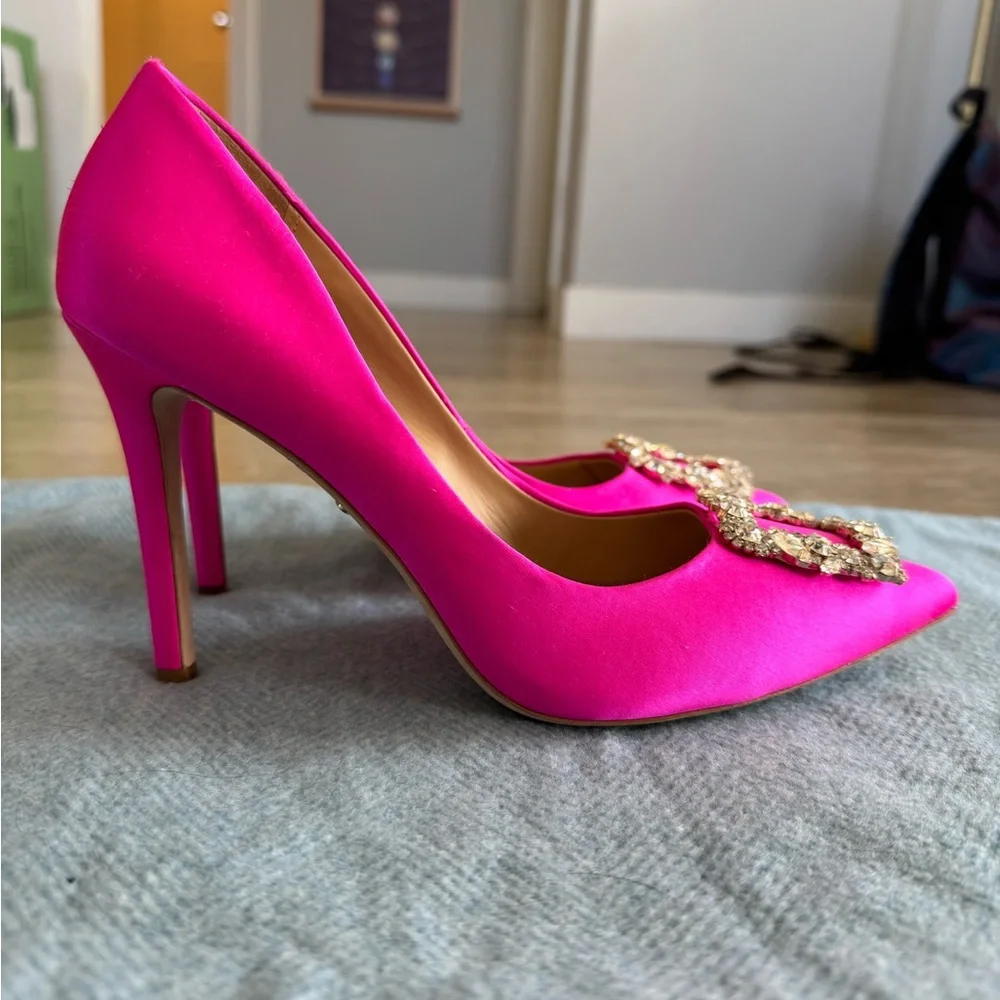 BADGLEY MISCHKA Cher Crystal Embellished Pump in Hot Pink Satin Size US 8.5 - Picture 4 of 16